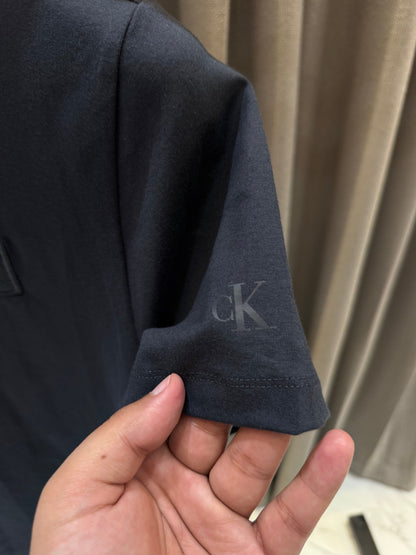 CALVIN KLEIM JEANS DARK GREY PREMIUM TSHIRT C1