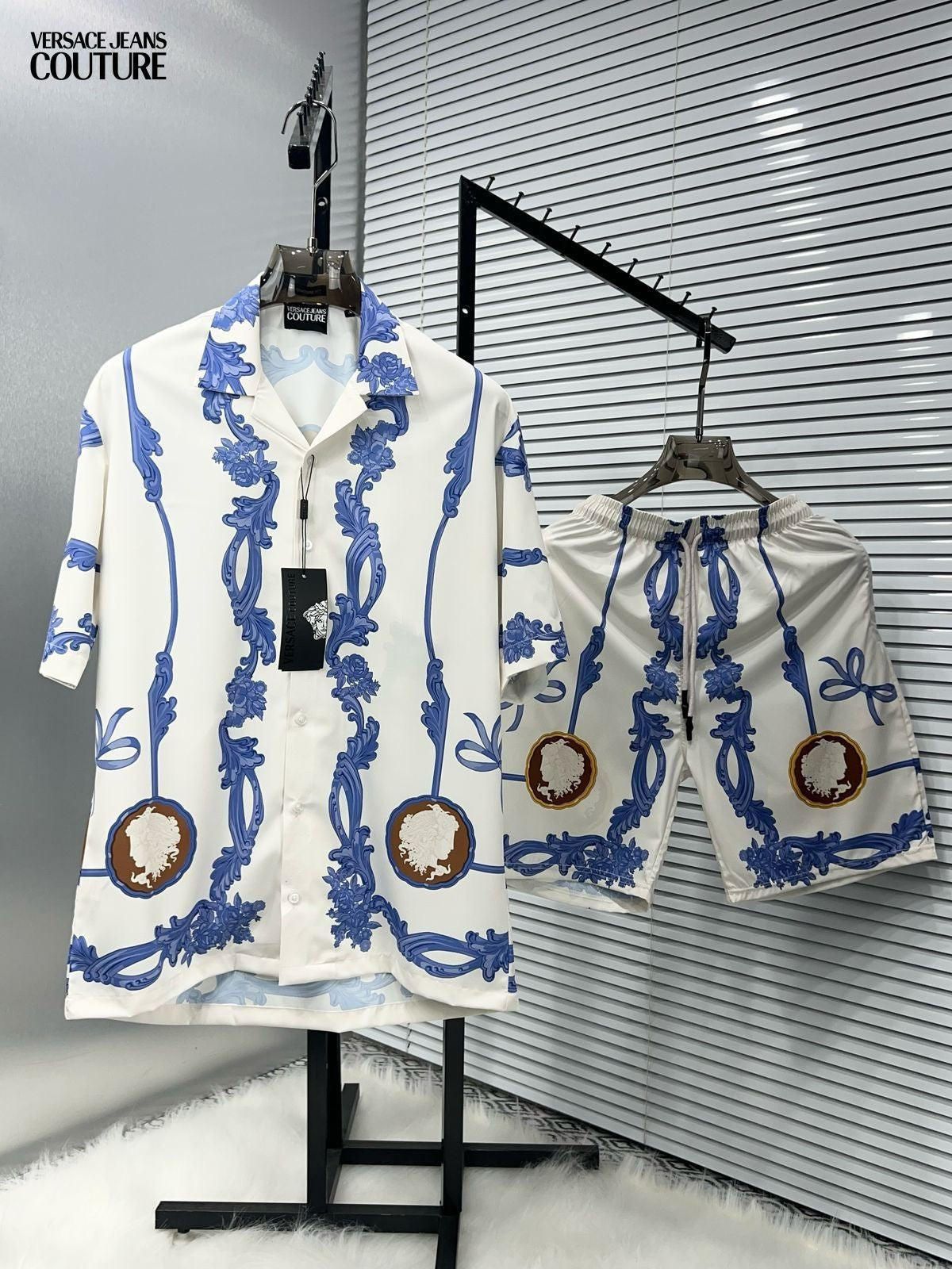 VERSACE PREMIUM CORD SET