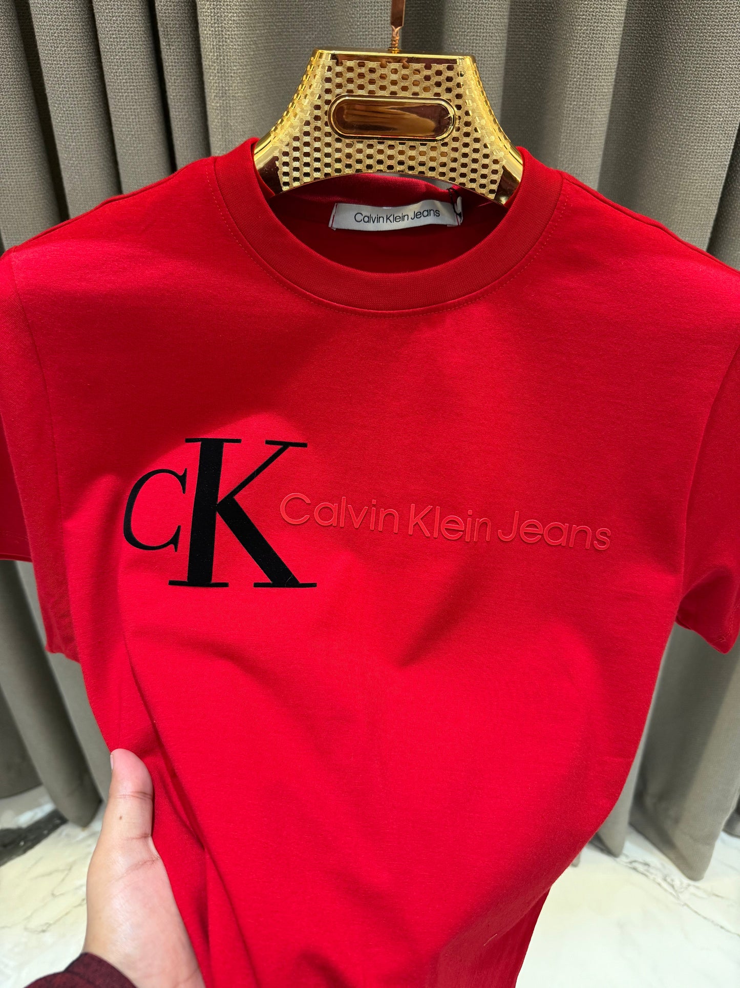 CALVIN KLEIN JEANS RED TSHIRT C1