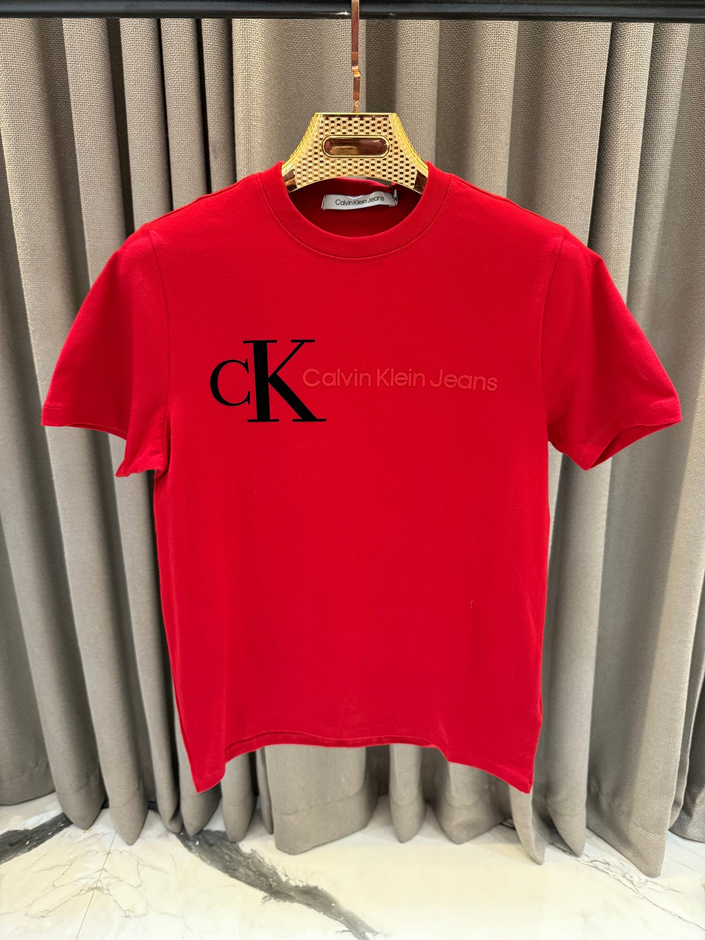 CALVIN KLEIN JEANS RED TSHIRT C1