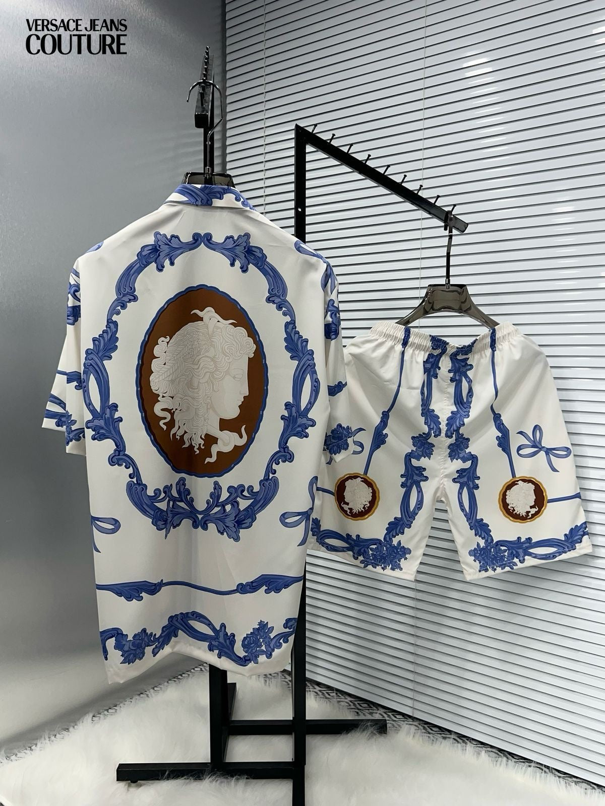 VERSACE PREMIUM CORD SET