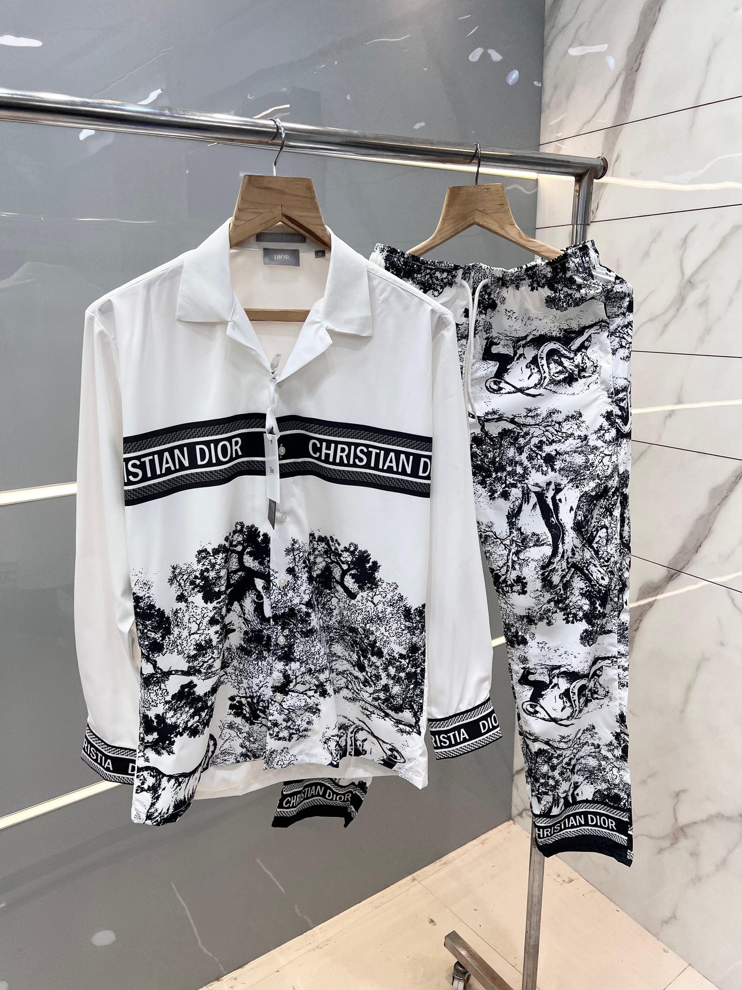 DIOR WHITE BOX PACK CORD SET